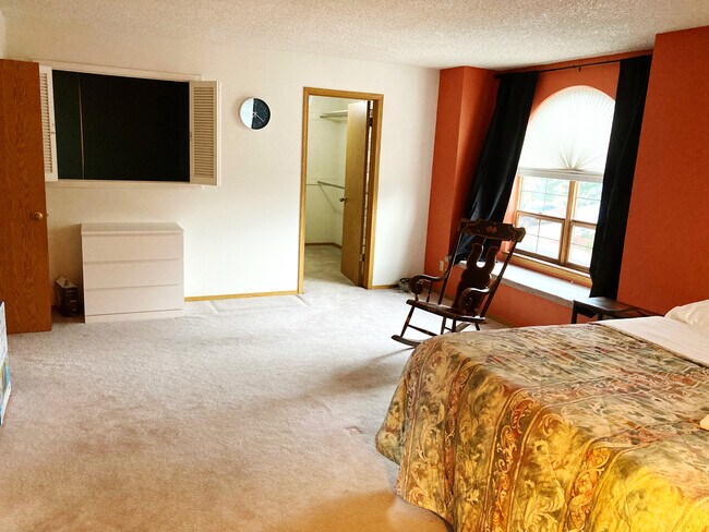 dormitorio principal este - 1490 Sausalito Dr