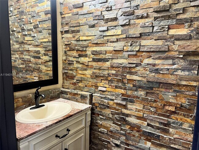 Foto del edificio - 10244 SW 20th St