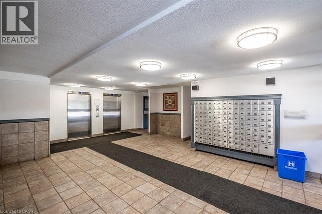 Building Photo - 15 Nicklaus Dr