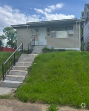 Building Photo - 924 Elias Ave
