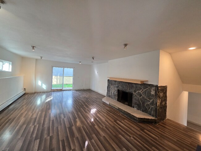 Building Photo - 2216 Culver Pl