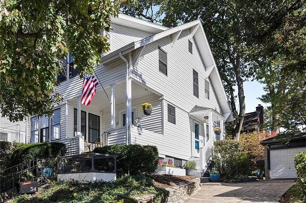 Front - 34 Blodgett Ave