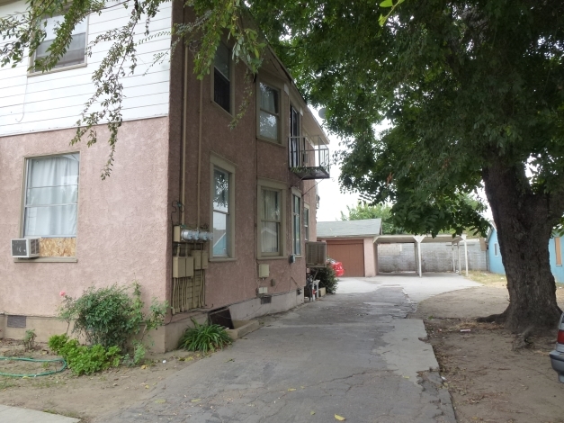 Building Photo - 780 E 9th St