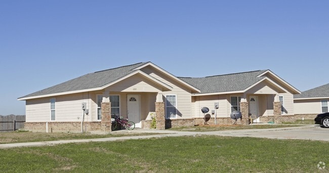 Building Photo - Cyrus Homes= Income Restricted