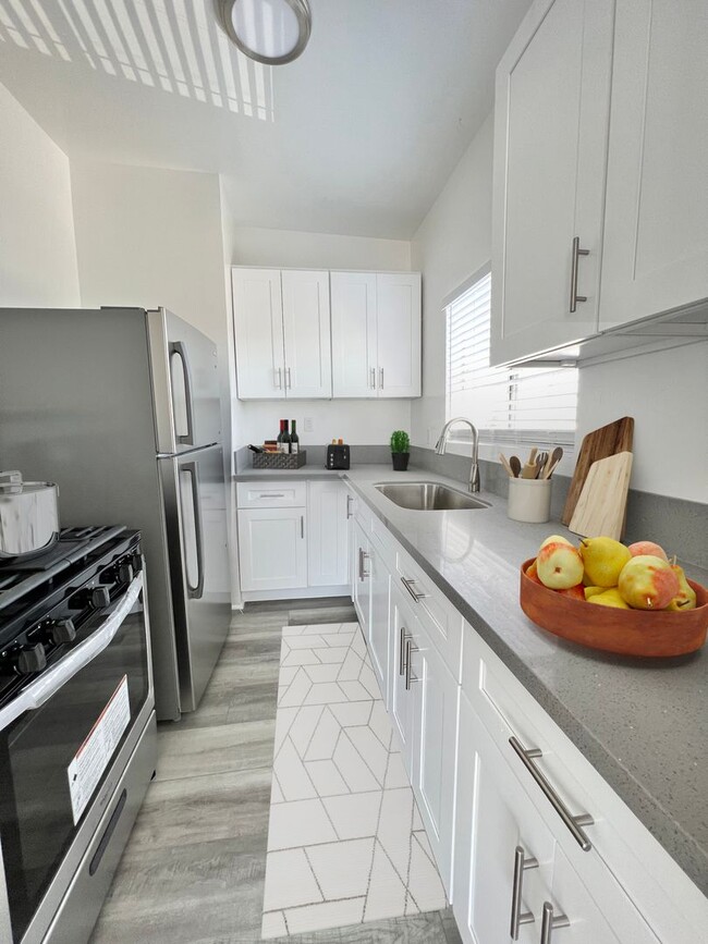 Interior Photo - Loma Hill