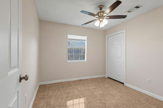 Foto del edificio - 2205 Greenwood Dr