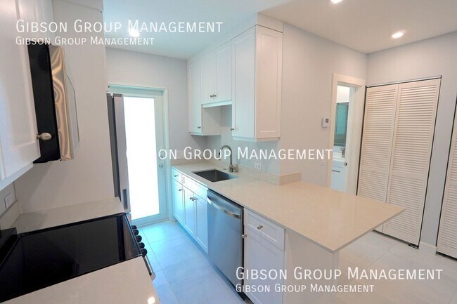 Foto del edificio - 631 NE 17th Way