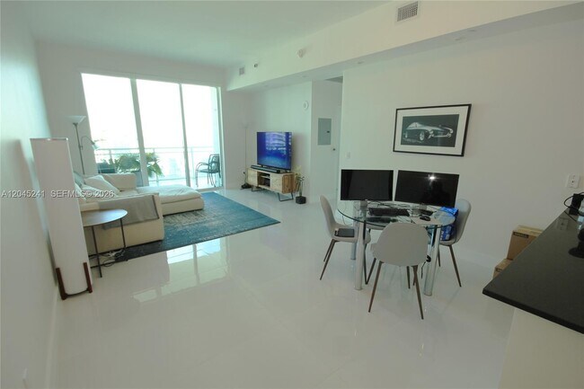 Foto del edificio - 950 Brickell Bay Dr