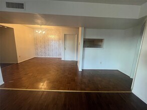 Building Photo - 8529 Hearth Dr