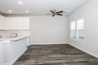 Building Photo - 333 N Centro Cir