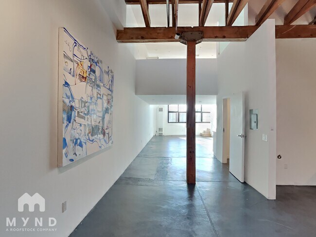 Foto del edificio - 373 4th St Apt 3C