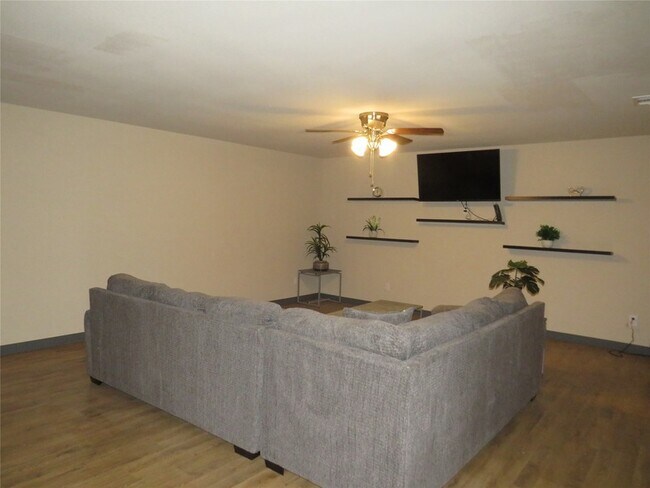 Foto del edificio - 12069 Joyce Ln