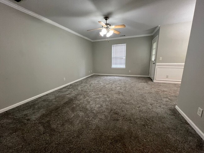 Foto del edificio - Available Now