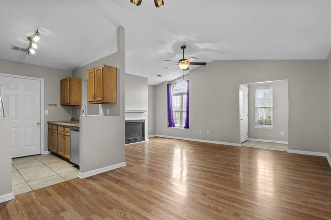 Foto del edificio - 889 Revere Run Dr