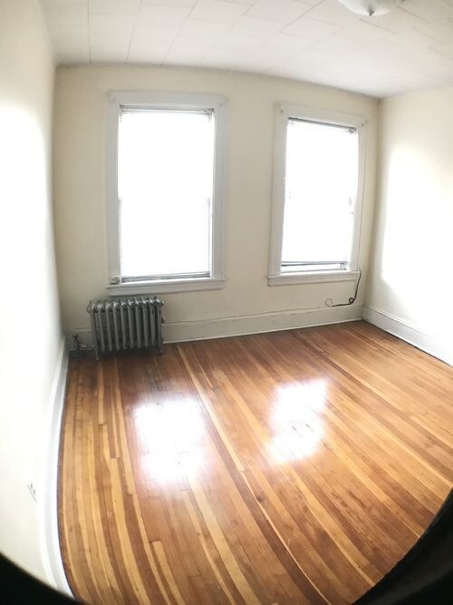 Primary Photo - 2232 24th St