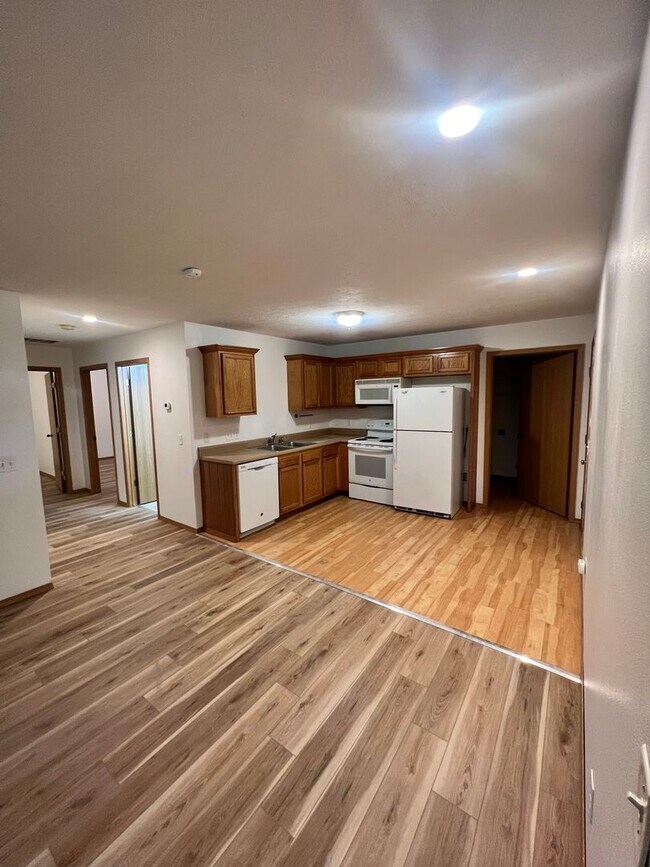 Building Photo - S0092-MF-E1