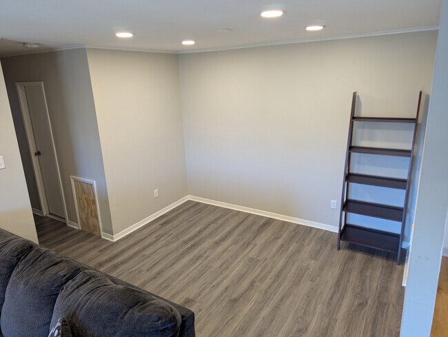 Foto del edificio - 47301 Delaire Landing Rd