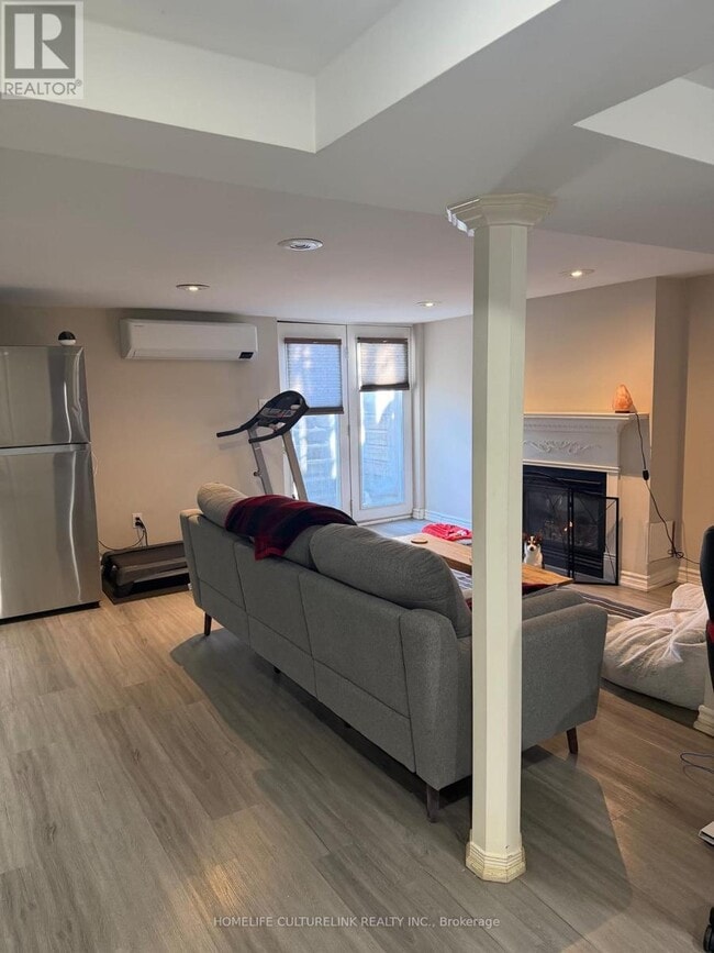 Photo du bâtiment - 111 Glen Albert Dr