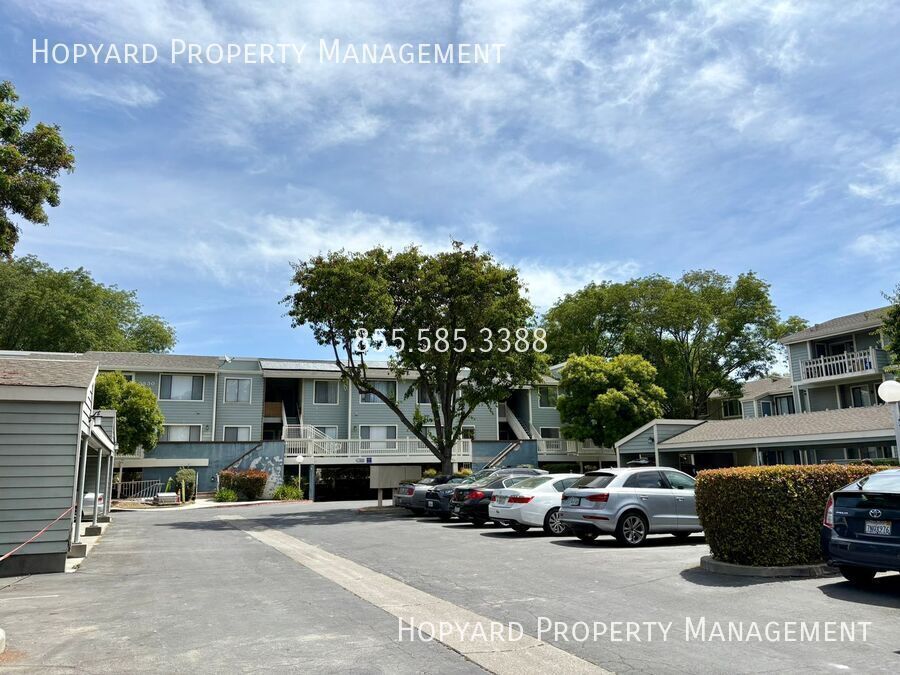 Primary Photo - 3663 Oakwood Terrace