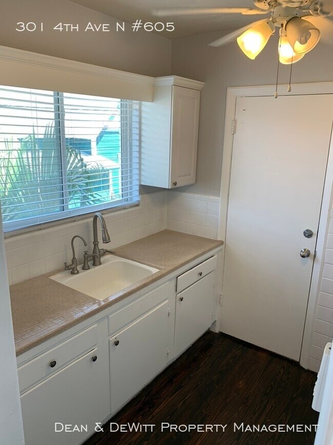 Building Photo - Downtown Colony Apts-1 BR 2nd Floor; Parking