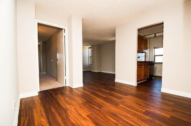 Foto del edificio - 107 W Chestnut St