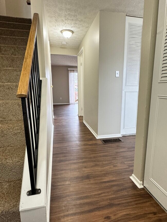 Building Photo - 5107 Sedalia Dr