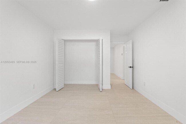 Foto del edificio - 2440 SW 3rd St