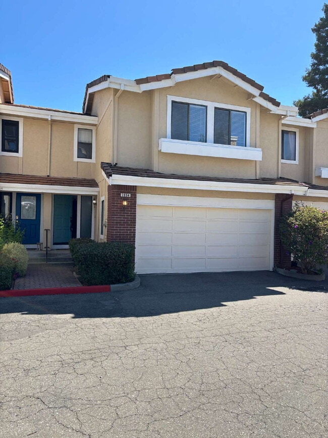 Building Photo - 7894 Gate Way