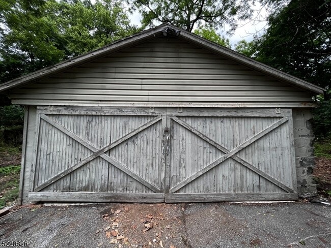 Building Photo - 15 Lawnwood Ave