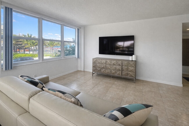 Building Photo - 345 N Fort Lauderdale Beach Blvd