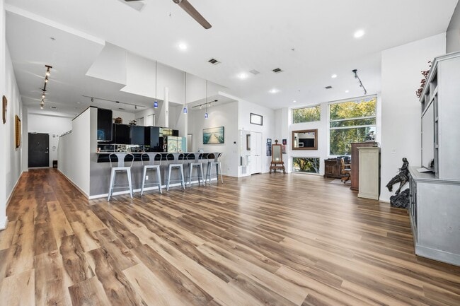 Foto del edificio - 102 Quitman St