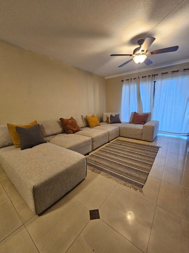 Foto del edificio - 6475 W Oakland Park Blvd