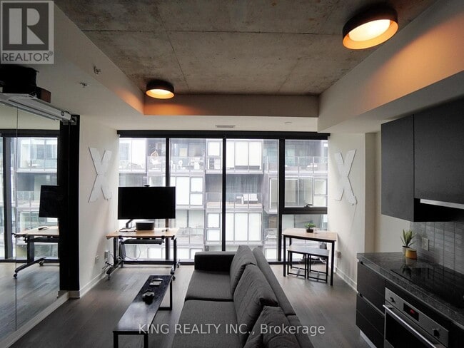 Building Photo - 38 Stewart St