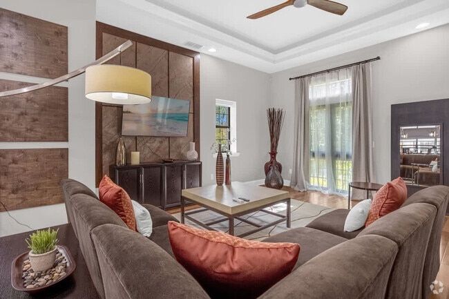 Building Photo - 14590 Damai Ln