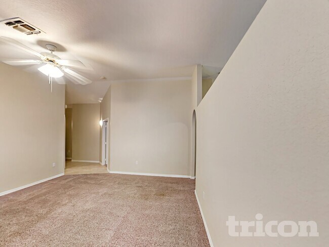 Building Photo - 423 N Shaylee Ln