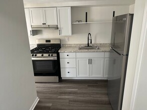 Building Photo - 2908 N Rockwood Dr