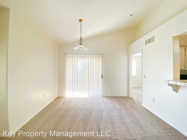 Foto del edificio - 2 br, 2 bath House - 7950 W. Flamingo Rd #...