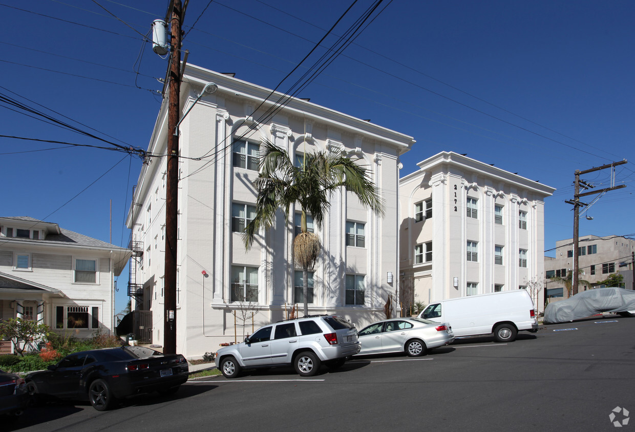 Building Photo - Del Mar Apartments