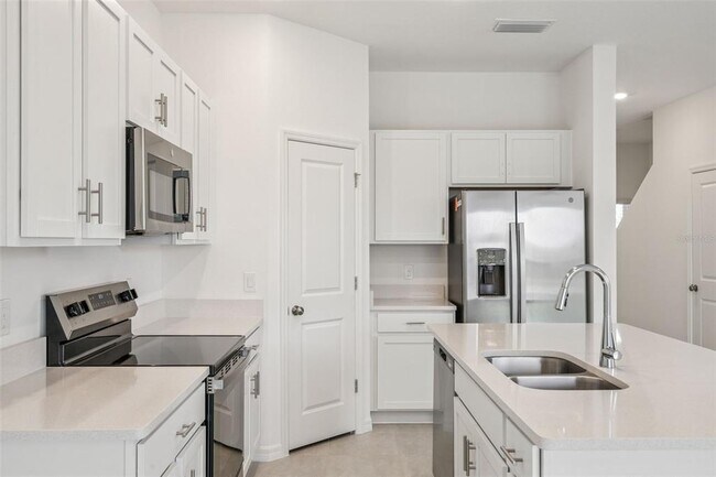 Building Photo - 7621 WATERSCAPE Dr