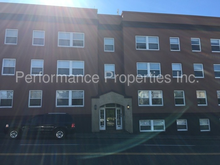 Foto principal - 2128 SE Hawthorne Blvd