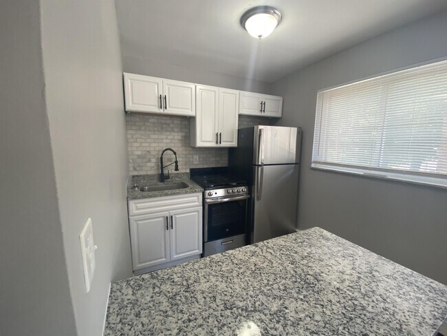 Building Photo - 2705 Willard Ave