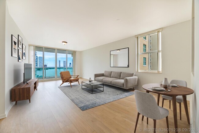 Foto del edificio - 3340 NE 190th St