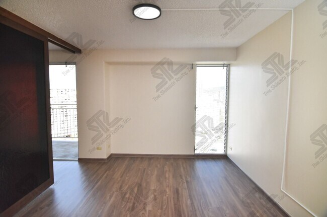 Foto del edificio - Life on the 19th Floor