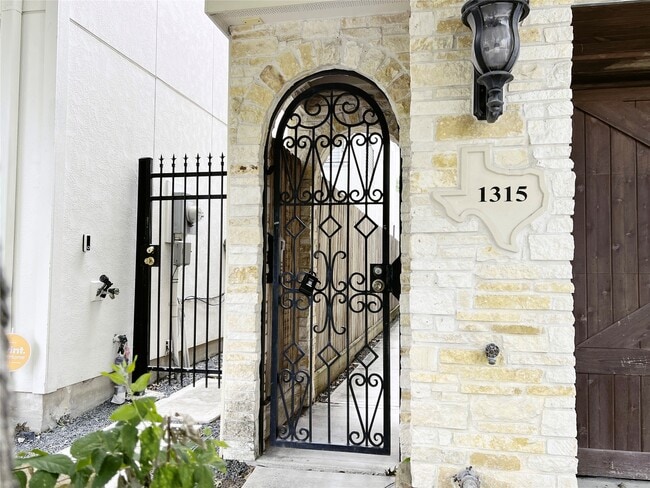 Foto del edificio - 1315 Asbury St