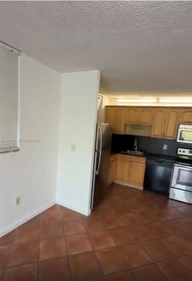 Building Photo - 1801 S Treasure Dr