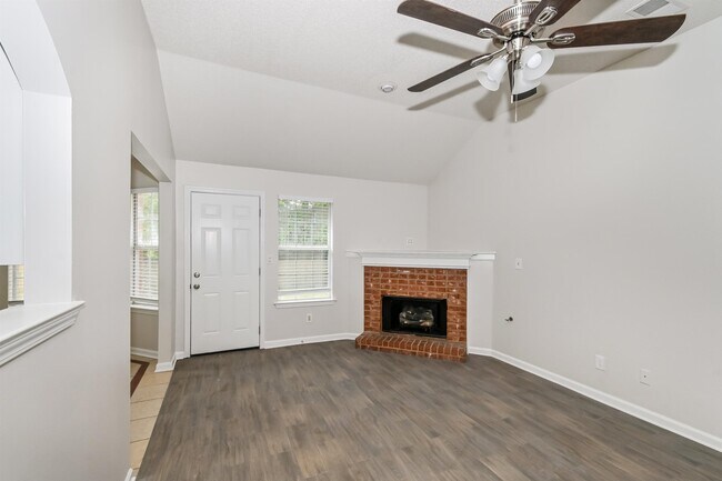 Building Photo - 1118 Cross Wood Ln