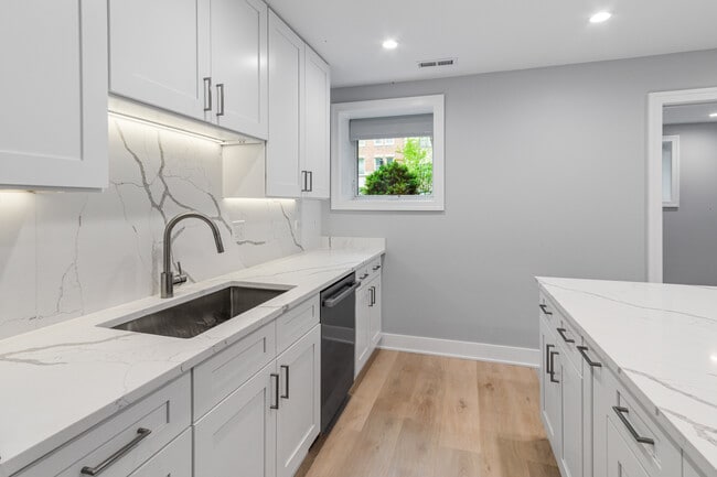 Foto del edificio - 935 W Winona St