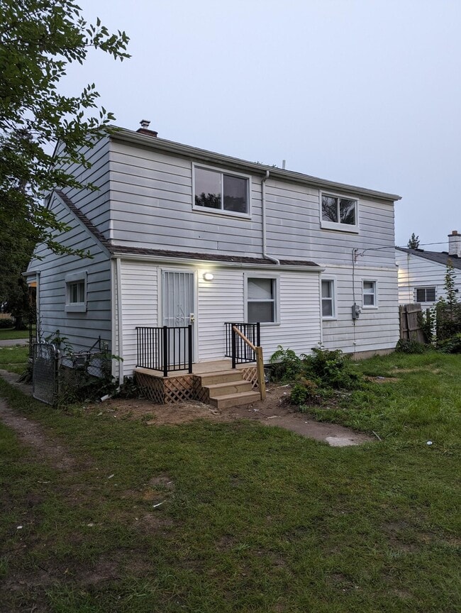 Building Photo - 16878 Salem