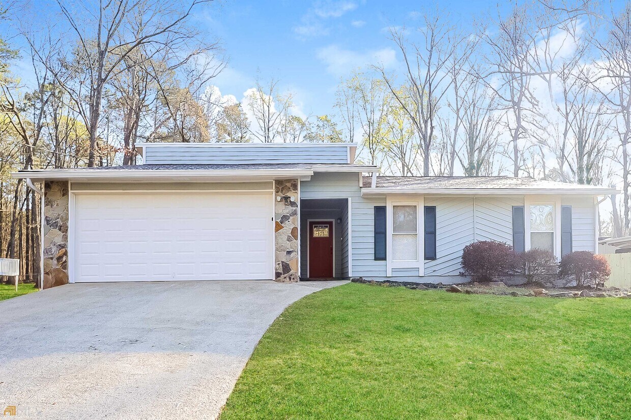 3376 Deshong Dr SW, Stone Mountain, GA 30087 House Rental in Stone