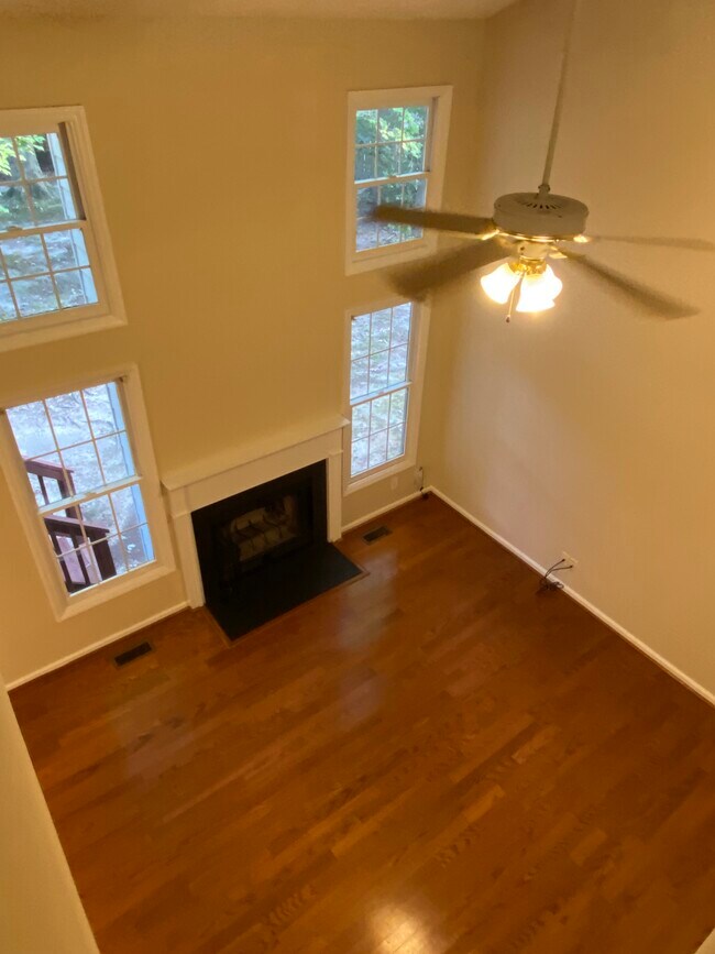 Building Photo - 201 Mint Hill Dr